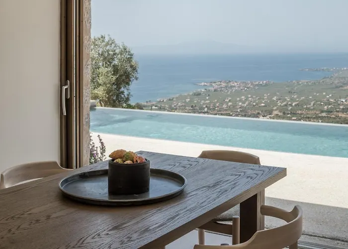 Vila Monolithoi Pigi (West Mani)